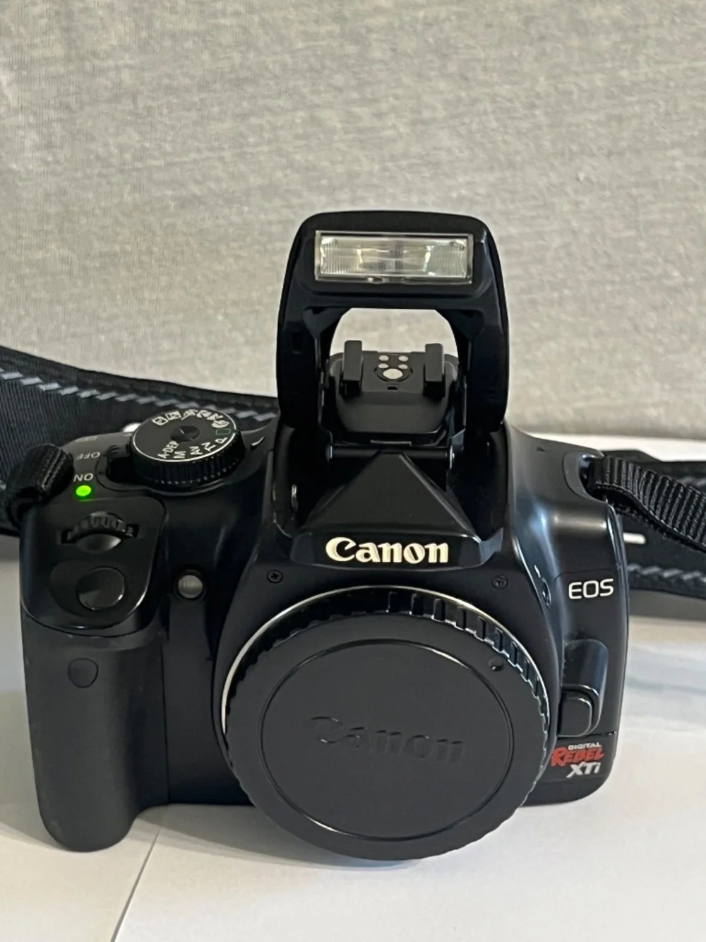 CANON EOS Digital Rebel Xti 400 D